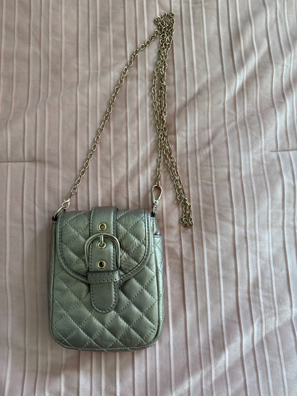 MAXX NEW YORK Quilted Metallic Crossbody Phone Bag - Gold - Picture 9 of 12